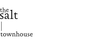 Logo des "the salt townhouse" auf weißem Hintergrund.
