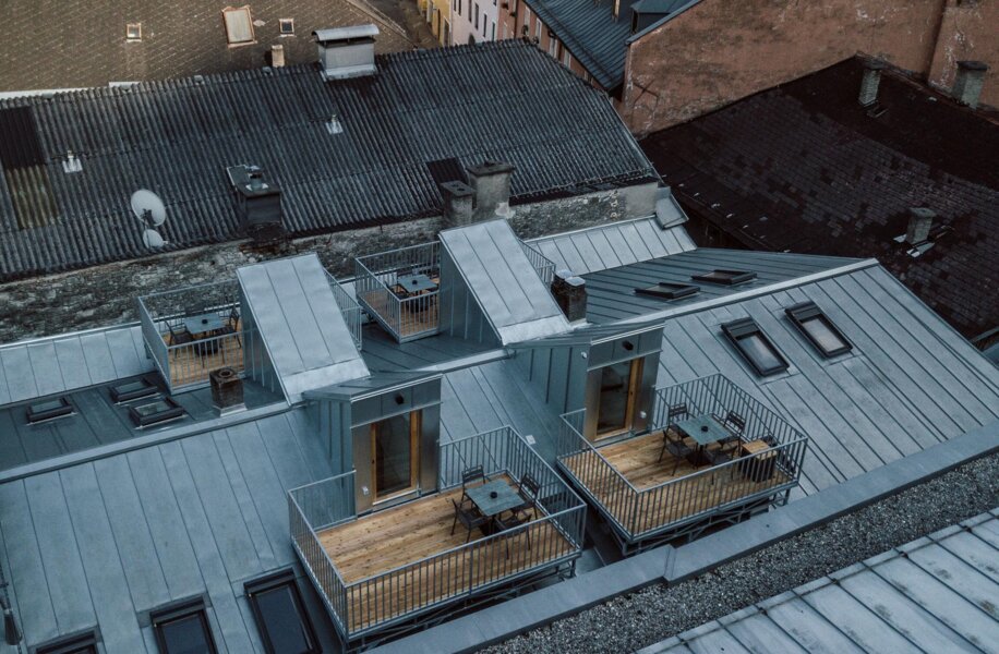 Luftaufnahme der Rooftop-Apartments von the salt Hallein bei Salzburg.